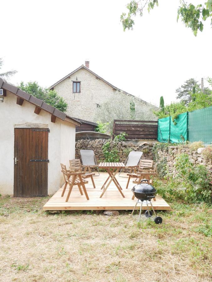 Gite Du Lavoir Leyrieu Esterno foto